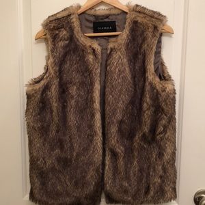 NWOT faux fur vest